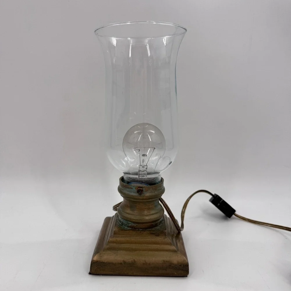 Vintage Brass Hurricane Accent Lamp Glass Chimney Colonial Library Style 9